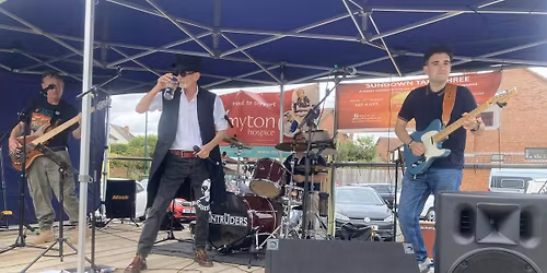 The Intruders at The Bishops Tachbrook Clubs NYE Party.