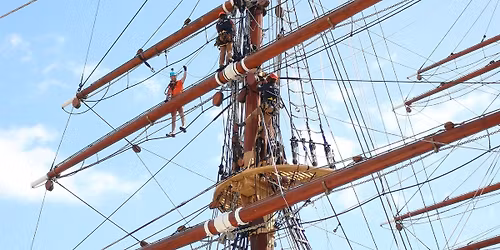 Discovery Mast Climb
