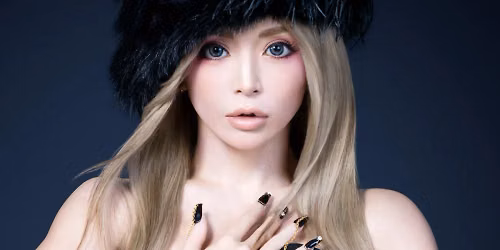 Ayumi Hamasaki in \u798f\u5ca1\u5e02