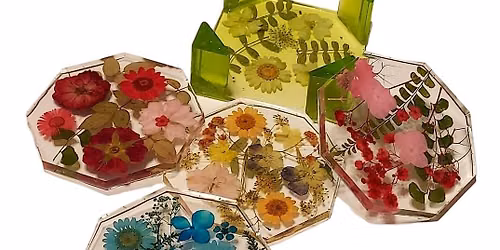 Resin Coaster Set (4) with Holder featuring Beautiful Dried Flowers