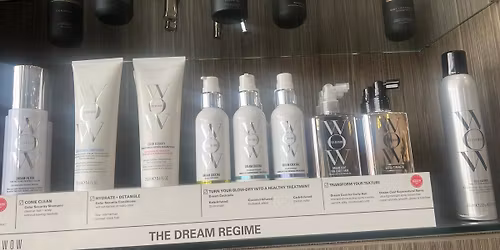 \u201cHoliday Hair Transformations at Sal\u00f3n V\u2019co\u201d