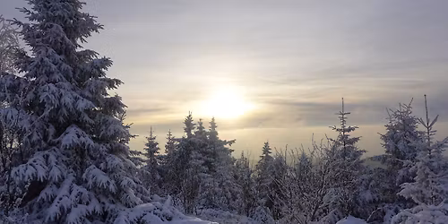Sonnenuntergangs-Schneeschuh-Tour Hornisgrinde mit Abschluss in der Grindeh\u00fctte (Nordschwarzwald)