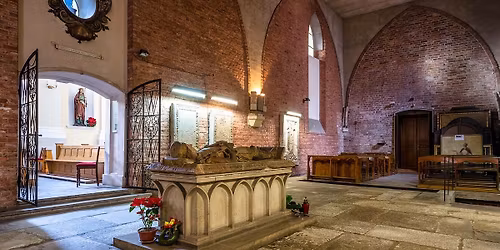 Poznaj Wroc\u0142aw: Zwiedzanie Mauzoleum Piast\u00f3w \u015al\u0105skich z Przewodnikiem