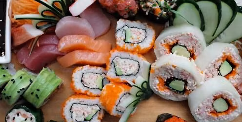 Sushi & Rice Paper Rolling with Sue