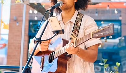 Jared Fisher @ Kiki Rae's