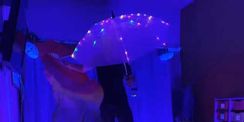 Teatro  para beb\u00e9s - A magia do fundo do mar - atividade sensorial