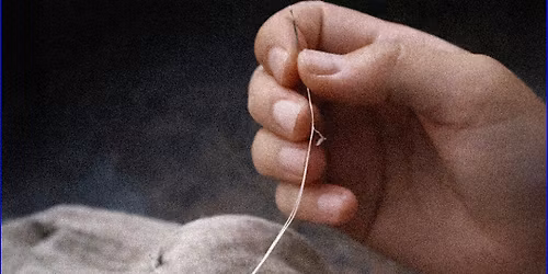 Atelier r\u00e9paration textile (visible mending)