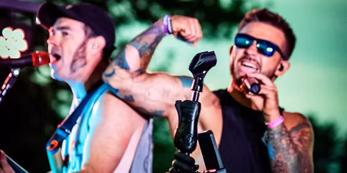 Blackout at Max's social house\ud83e\udd18