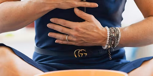 Mindfulness Mondays  w\/ Sarah O'Brien Hammond @ Hula