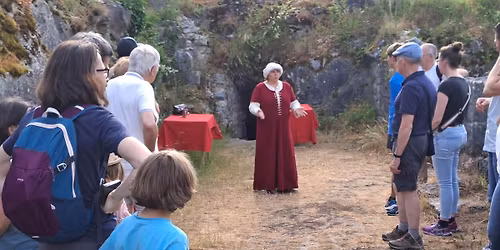 Visite "th\u00e9\u00e2tralis\u00e9e" de Montaigle 