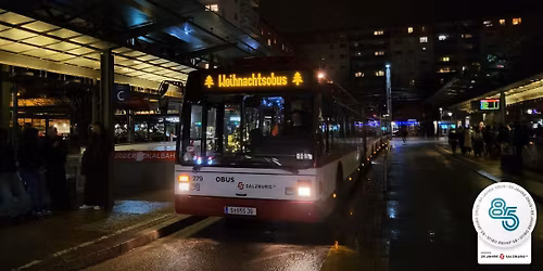 WeihnachtsObus auf der Linie 85