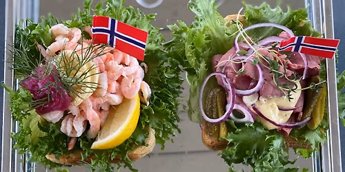 17 MAIFROKOST P\u00c5 BRYGGERHUSET