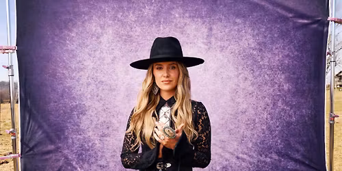 Lainey Wilson & Tigirlily Gold