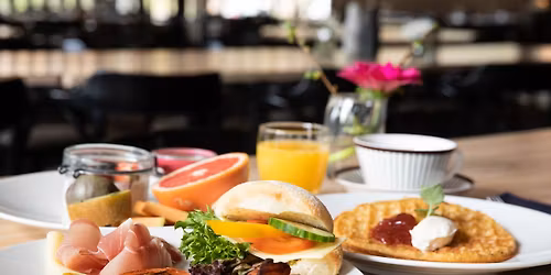 Morsdag brunch p\u00e5 Stora br\u00e4nnbo