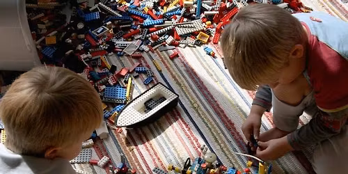 Mini Builders: Legos, Linking Logs, Cardboard, Building Competition: Homeschool Program