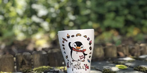 Ceramic upcycling: paint a preloved piece of crockery