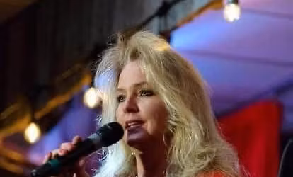 Amber Martin w\/ Jackson Live Band