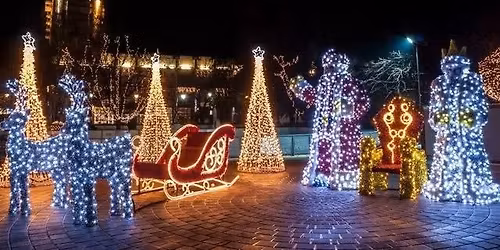 \ud83c\udf84\u2728 Smoky Mountain Lights & Holiday Nights Getaway! \u2728\ud83c\udf81 $349 Per Couple