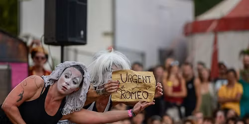 Promenade-spectacles : "Ma vie de grenier" et "Rom\u00e9o dans la baignoire" 