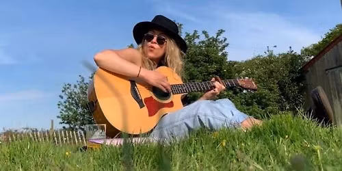 Bethany Chadd live at The Chain Locker!