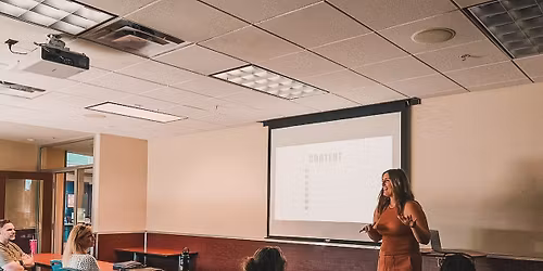 Social Media That Works: Grow Your Business Organically + Strategically