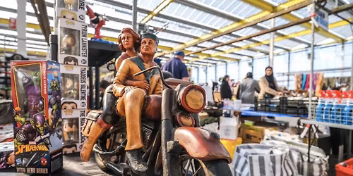 Gigantische Vlooienmarkt Vijfhuizen 7 dec.