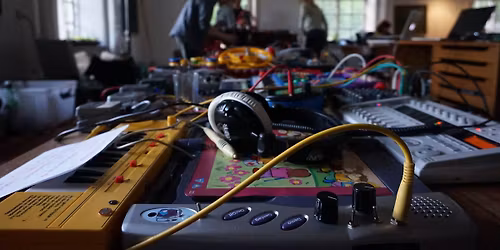 Circuit bending masterclass @MGK Nord