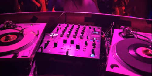 Vinyl Vibes - open decks night 
