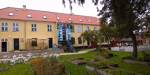 Outdoor Sketching at Huset in Hasserisgade