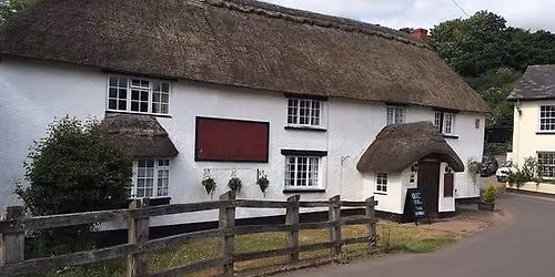 Great Western Morris dances at the New Inn, Coleford, for their beer festival