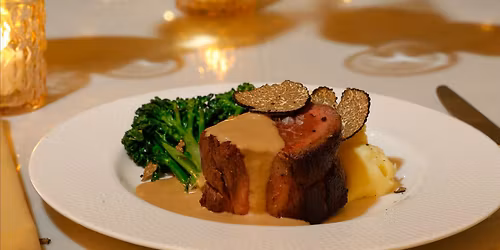 Holiday Dinner Special at Hilton Anaheim\u2019s Poppy\u2019s Restaurant