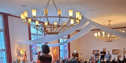 Zwergensch\u00f6ppchen -Herrensitzung