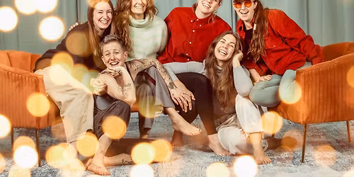 F•R•I•E•N•D•S - The FRIENDS Photoshoot Experience