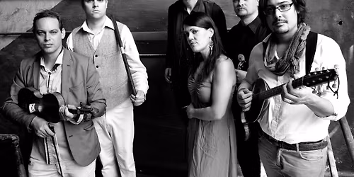 Buda Folk Band: F\u0150NIX | Kobuci Kert