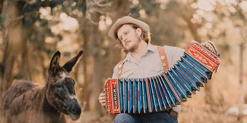 Willi Carlisle with Clover County