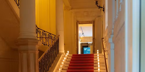 F\u00fchrung: Gr\u00e4tzlgefl\u00fcster im Servitenviertel mit exklusiven Einblicken ins Palais Festitic