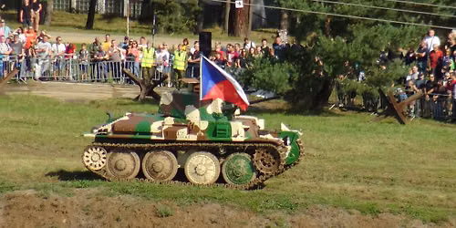 22. Tankov\u00fd den v Le\u0161anech