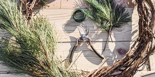 Muscadine Wreath Making
