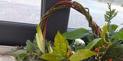 Creu Torch - Wreath Making