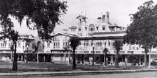 Urban Sketch: Historic Mira Mar Plaza Sarasota