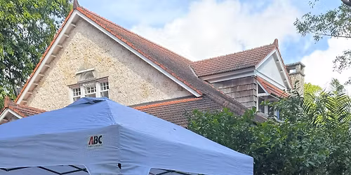 Vintage Coral Market