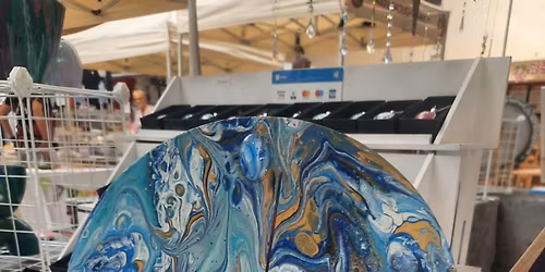 Paint Pouring - Clock Workshop