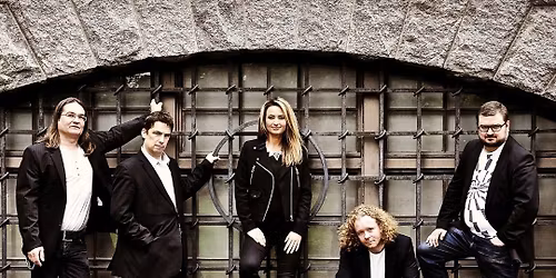 Spotlight bileb\u00e4ndi \/ John Scott's Ratina