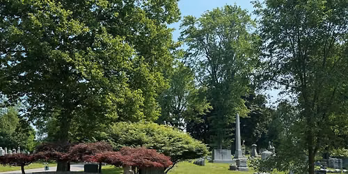 The Famous Sunday in the Cemetery Walking Tour