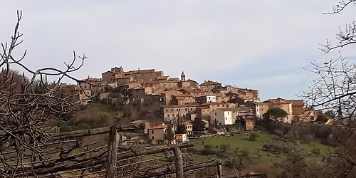 Alla scoperta del borgo di Tatti.