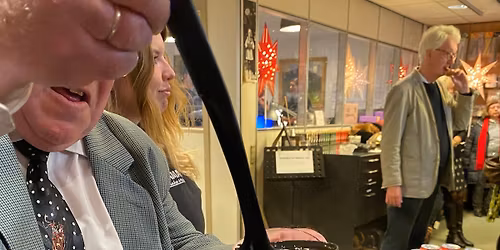 Legendarisk gl\u00f6gg og musik