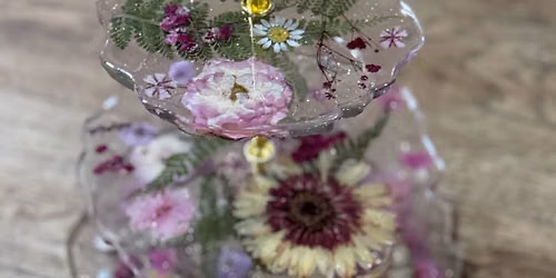 4th of July Sale! Blooms in Hand: Pressed Flower & Resin Projects
