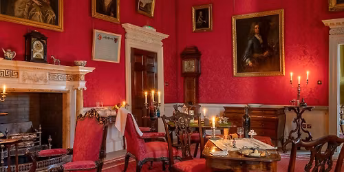 Exclusive Christmas Curator Tours