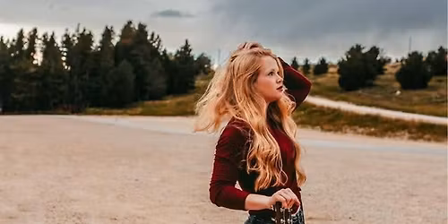 Peyton Phillips \u2013 Live at Cassie\u2019s