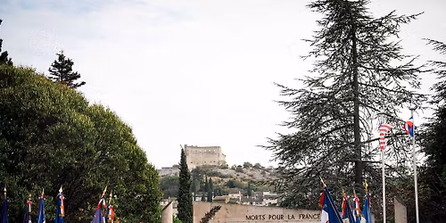 COMM\u00c9MORATION DE L'ARMISTICE DE 1918 \u00c0 11H AU MONUMENT AUX MORTS